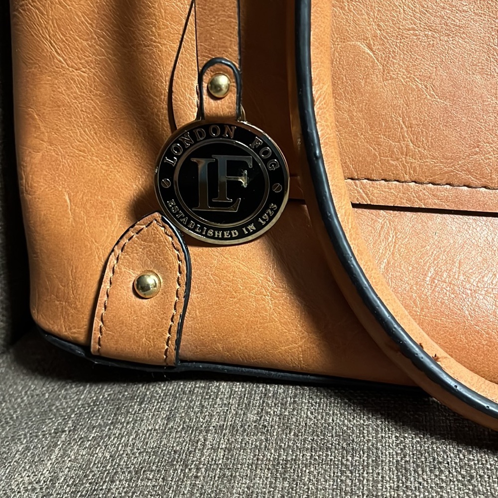 London Fog hand bag - Picture 2 of 13